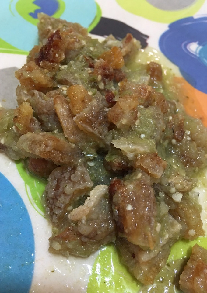 Una foto de Chicharrón en salsa verde