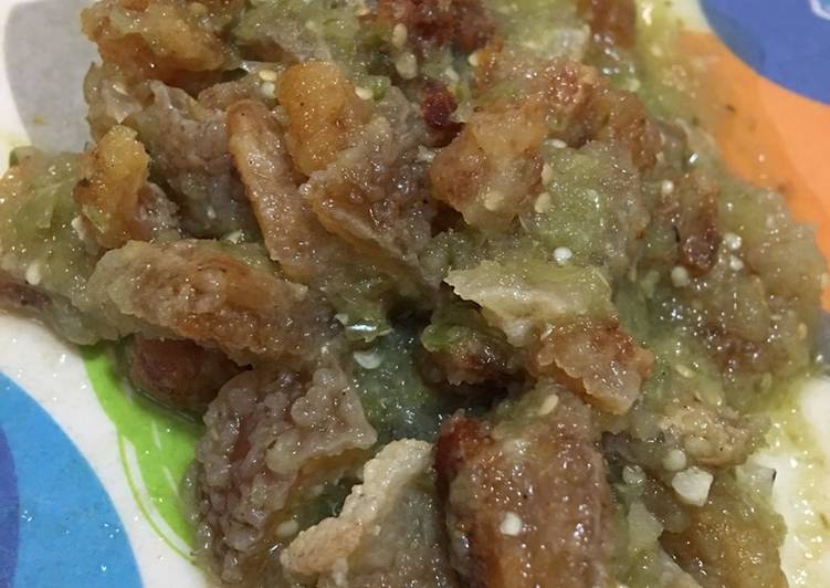 Chicharrón en salsa verde