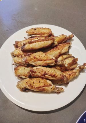 A picture of Fried Wings.