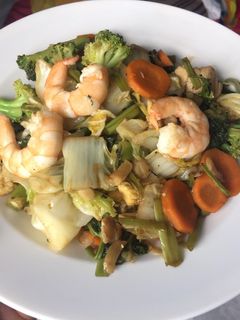 รูปของ ผัดผักรวมน้ำมันหอย ใส่กุ้งกะอกไก่