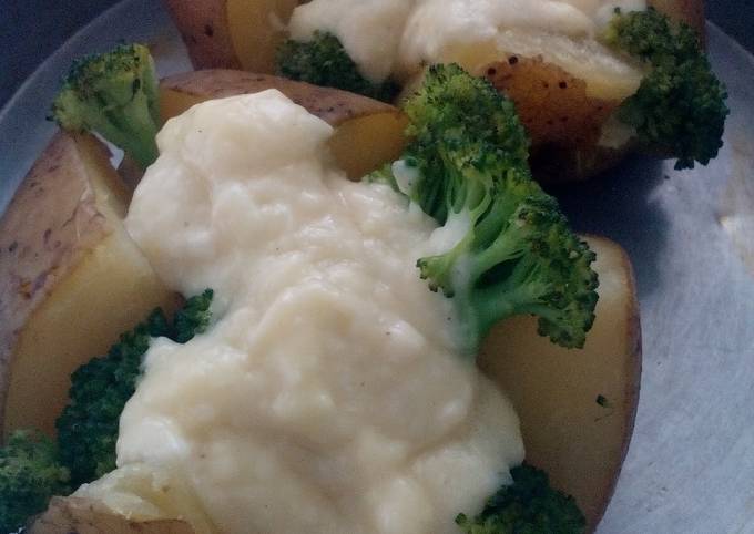 Wajib coba! Bagaimana cara bikin Baked Potato Broccoli Cheese (pake panci bukan oven) dijamin istimewa