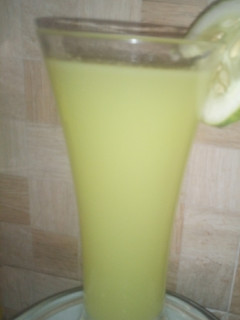 A picture of Ginger & cucumber drink.