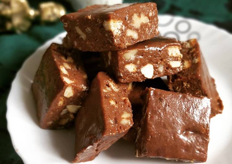 Almond Chocolate Fudge