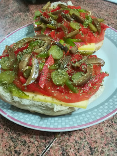 Una foto de Pizza en marraqueta