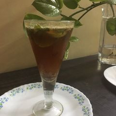 A picture of Peach ice tea mojito.