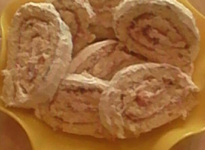 صورة لوصفة سويسرول بحشوة المربى والكريمه