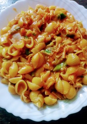 A picture of Red sauce pasta.