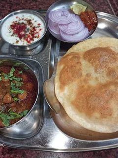 A picture of Chole Bhature.