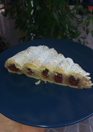 Meggyes tekercs 🍒 recept fotója