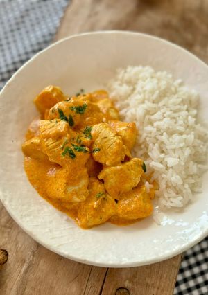 Una foto de Pollo al curry con salsa secreta - Especial para batch cooking