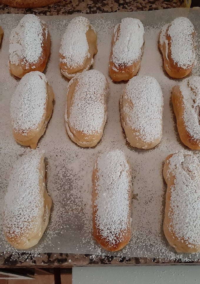 Una foto de Carmelas con crema pastelera