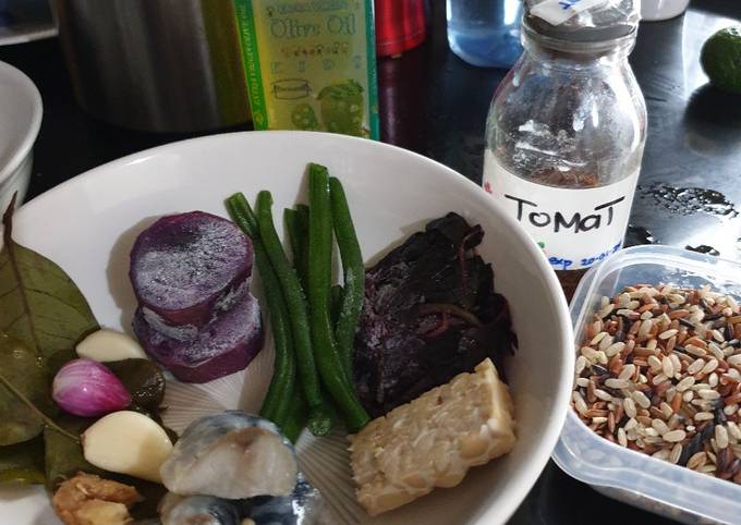 Bagaimana cara memasak MPASI 4* 7m Makarel+Beras mix+Bayam Merah+Ubi ungu TINGGI OMEGA3 yang sesuai selera
