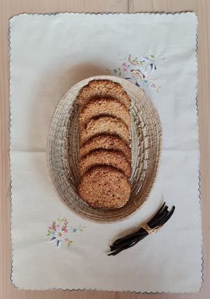 Una foto de Galletas de avena y vainilla natural ♥️
