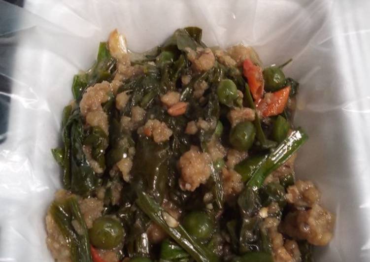 Langkah Mudah untuk Memasak Oseng oncom genjer leunca Mudah