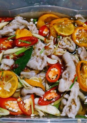 Hình của món Chân gà rút xương ngâm sả quất.