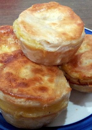 A picture of Mini Chicken Pies.
