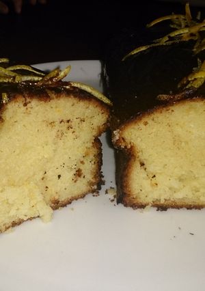Una foto de Budin de naranja con chocolate