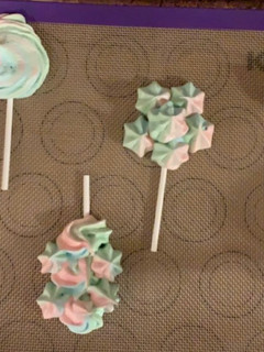 A picture of Meringue Pops.