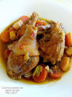 Una foto de Gallina estofada al masala powder y aceto balsámico de Módena