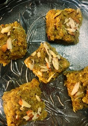 A picture of Sukhadi/Gur Papdi.
