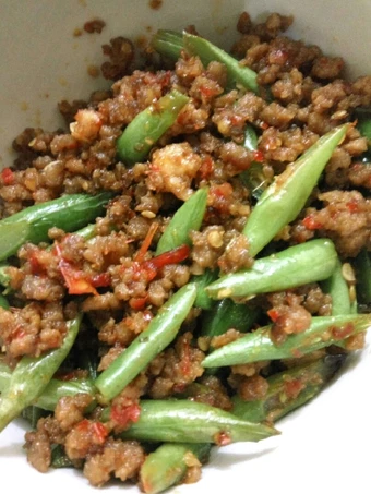 Cara Simple Membikin Resep  Buncis tumis daging cincang pedas yang Menggugah Selera, Bikin Ketagihan