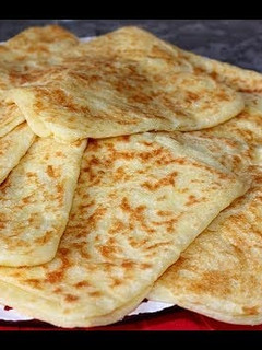 Una foto de Msamen o rghayef / crepes marroquí deliciosos paso a paso