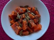 Una foto de papaya en miel