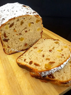 Una foto de Pan de molde dulce con pera deshidratada y pasas