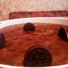 A picture of Brownie with Oreo biscuits.