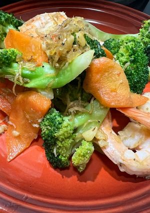 青花椰炒蝦仁佐魩仔魚XO醬 的食譜成品照片