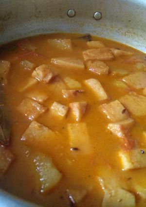 A picture of Yam potato curry.