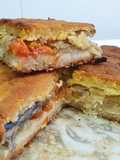 Empanada de maíz y xoubas (sardinillas)