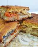 Empanada de maíz y xoubas (sardinillas)