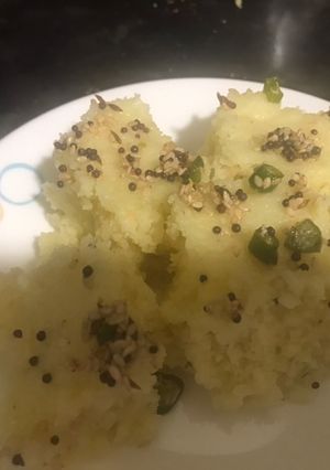A picture of White Dhokla.