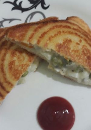 A picture of Russian sandwich.