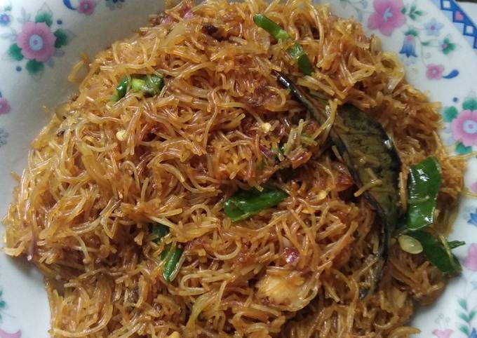 Anti Ribet, Memasak Sohun Goreng Cabe Ijo Irit Untuk Jualan