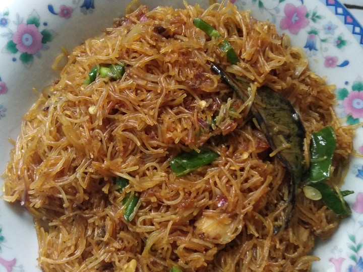 Anti Ribet, Memasak Sohun Goreng Cabe Ijo Irit Untuk Jualan