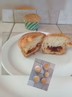 Una foto de Magdalenas rellenas con dulce de membrillo