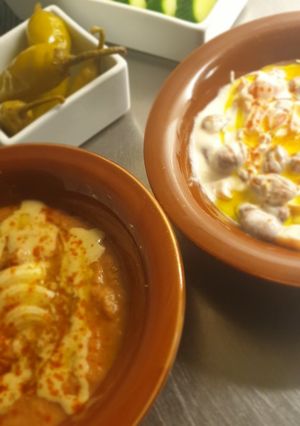 صورة لوصفة فول صباحي 😳 بطريقتين مختلفتين.سهل وروعة في المداق😋