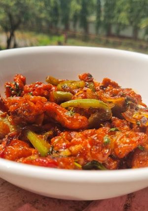 A picture of Crispy Chicken in Hot Garlic Sauce.