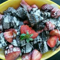 A picture of Chocolate Cake Strawberry Salad.