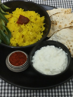 તુવરદાળ ની વઘારેલી ખીચડી (Tuverdal Vaghareli Khichdi Recipe In Gujarati) રેસીપી મુખ્ય ફોટો