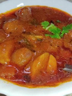 Chinna venkayam poondu kuzhambu (Chinna venkayam poondu kuzhambu recipe in tamil) செய்முறை முக்கிய புகைப்படம்