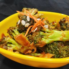 A picture of Pan-asian Broccoli salad.