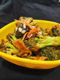 A picture of Pan-asian Broccoli salad.