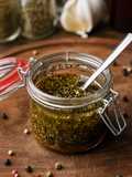 Chimichurri Argentino Casero (Receta Fácil y Clásica)