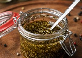 Chimichurri Argentino Casero (Receta Fácil y Clásica)