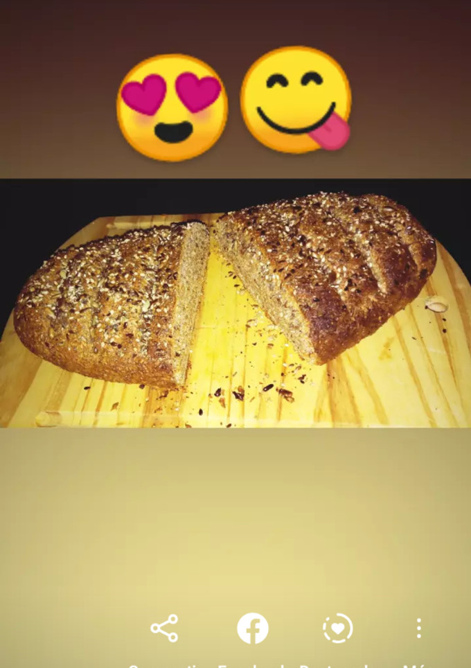 Una foto de Pan casero integral con mix de semillas... Facilísimo!!! 😉