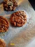 Biscotti con banane e mele, fiocchi d' avena e noci