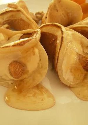 A picture of Qatayef.